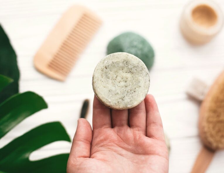 ¿Qué Es Un Champú Sólido? ¿Y Cuáles Son Sus Beneficios Para El Cabello?